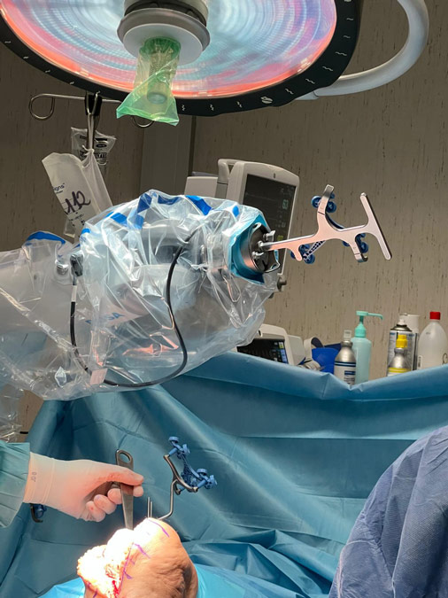 Robot quirúrgico operación prótesis de rodilla